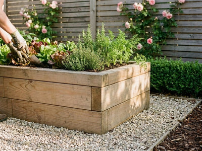 Choosing Your Raised Bed: Larch vs. Metal, Plastic & Composite (A Buyer's Guide) — GridGarden